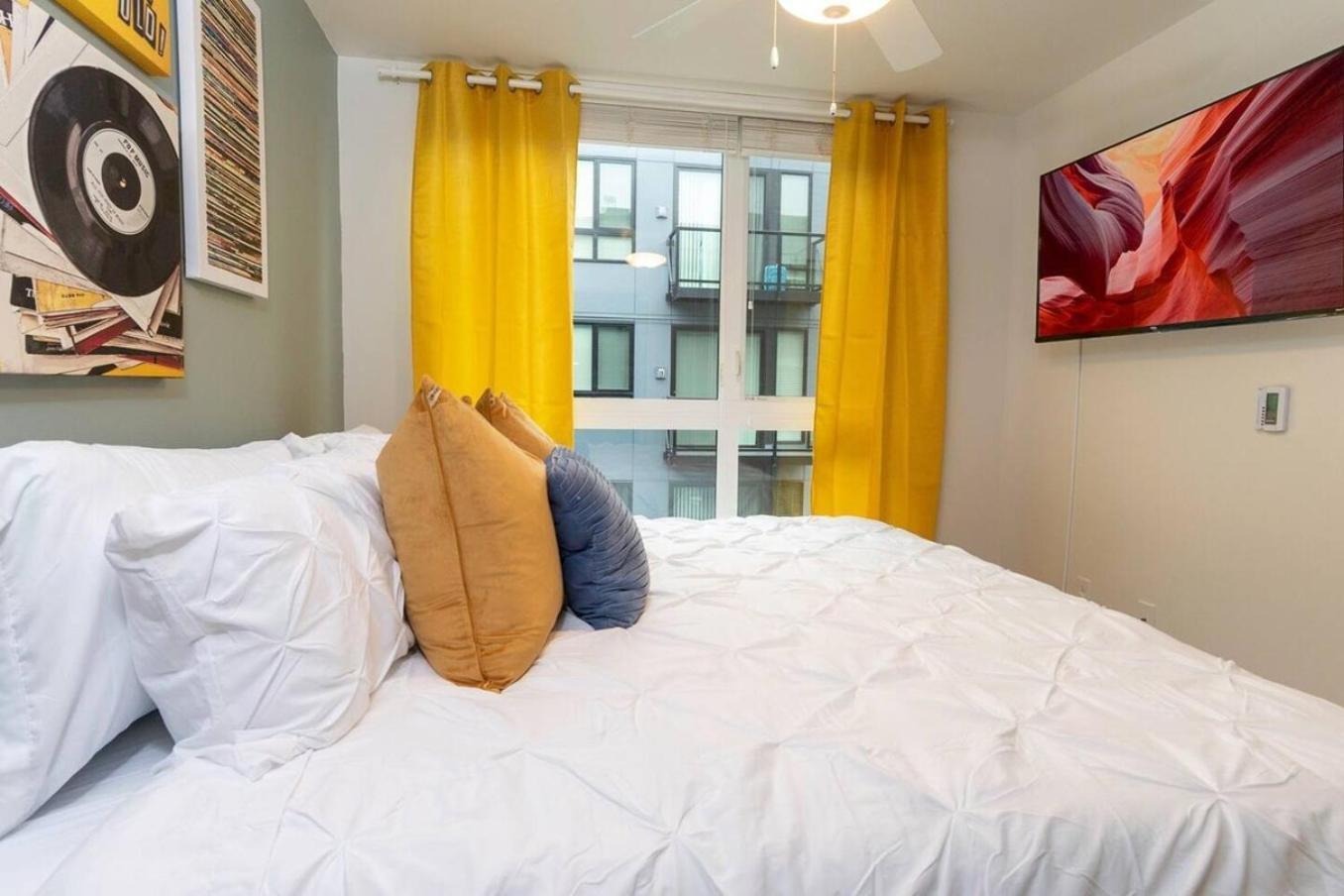 Self Check-In-Washer-Dryer-4Ksmart Tv-King Bed-Gym Tacoma Exterior foto